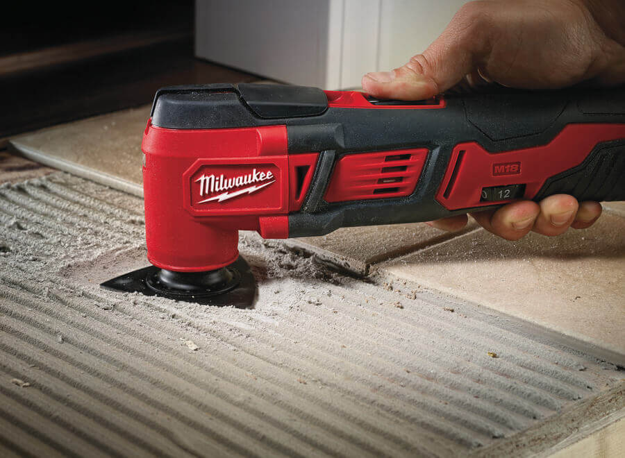 Реноватор (МФИ) аккумуляторный MILWAUKEE M18 BMT-421C (4933446210)