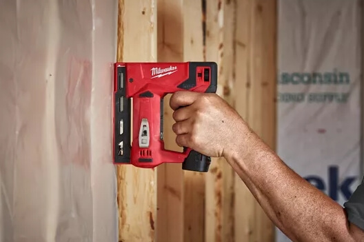 Степлер аккумуляторный MILWAUKEE M12 BST-202X (4933459635)