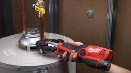 Инструмент для обжима труб гидравлический аккумуляторный MILWAUKEE M12 HPT-202C V-KIT (4933443100)