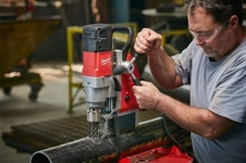 Дрель на магнитной станине с постоянным магнитом MILWAUKEE MDP 41 (4933451014)