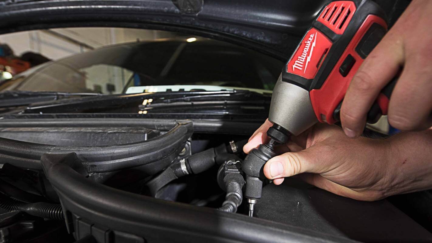 Винтоверт аккумуляторный ударный MILWAUKEE M18 BID-0 без АКБ и ЗУ (4933443570)