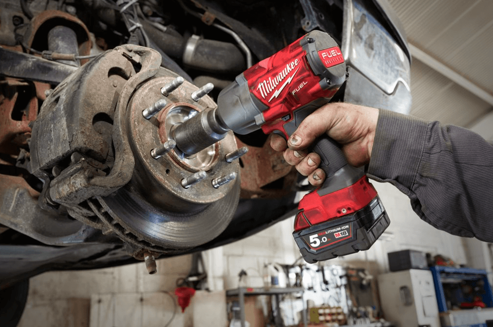 Гайковерт аккумуляторный ударный MILWAUKEE M18 FUEL FHIWF12-502X (4933459696)