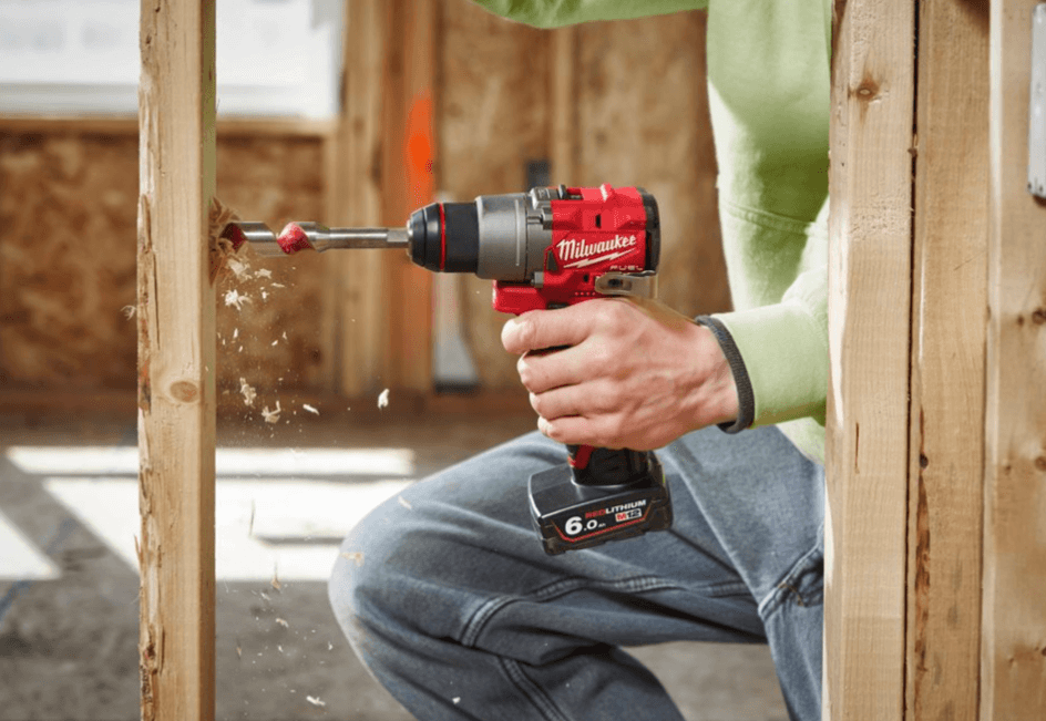 Дрель-шуруповерт MILWAUKEE M12 FDD2-202 (4933479873) [12В, 2x2,0 Ач, бесщеточный, кейс]