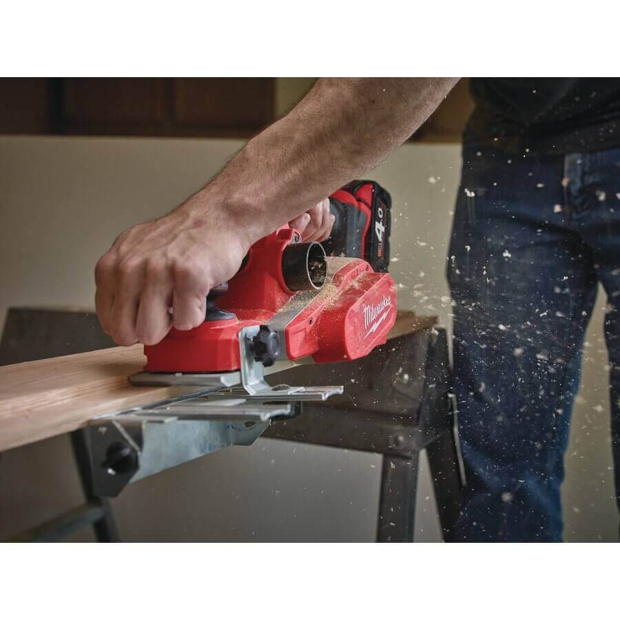 Рубанок аккумуляторный MILWAUKEE M18 BP-402C (4933451114)