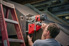 Дрель на магнитной станине с постоянным магнитом MILWAUKEE MDP 41 (4933451014)