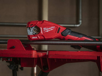 Труборез аккумуляторный по нержавеющей стали MILWAUKEE M12 PCSS-0 без АКБ и ЗУ (4933479241)