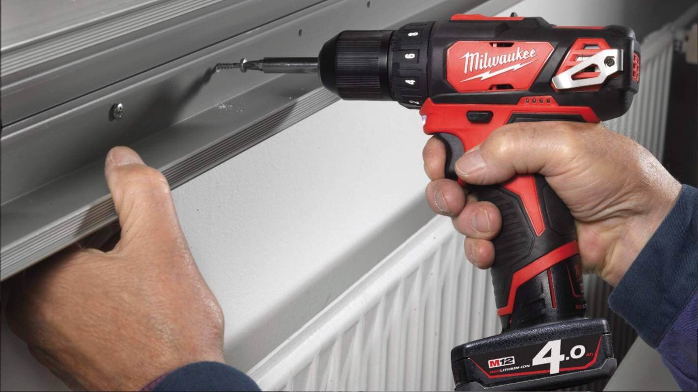 Дрель-шуруповерт Milwaukee M12 BDD-0 (4933441930) [12В, без акб и з/у, картон]