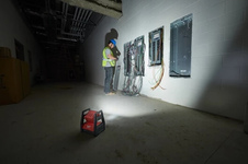 Фонарь аккумуляторный MILWAUKEE M18 HAL-0 без АКБ и ЗУ (4933451262)