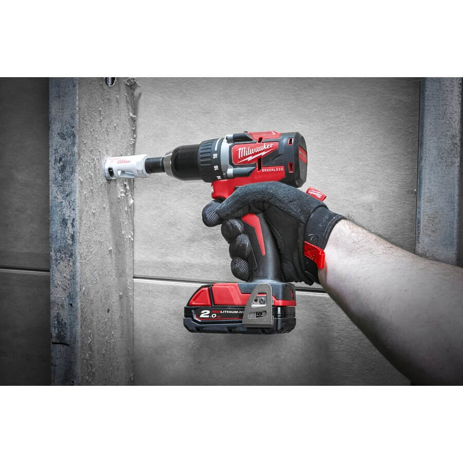 Дрель-шуруповерт Milwaukee M18 CBLDD-202C (4933464317) [18В, 2x2,0 Ач, бесщеточный, кейс]