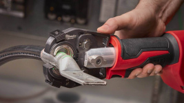 Инструмент для обжима кабеля гидравлический аккумуляторный MILWAUKEE M18 HCCT-201C (4933451194)