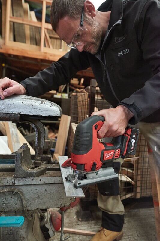 Лобзик аккумуляторный MILWAUKEE M18 BJS-402C (4933451389)