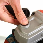 Шлифмашина угловая MILWAUKEE AG 13-125 XSPD (4933451577)