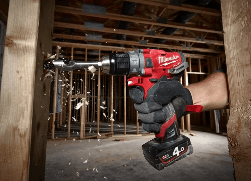 Дрель-шуруповерт MILWAUKEE M12 FDD-202X (4933459816) [12В, 2x2,0 Ач, бесщеточный, кейс]