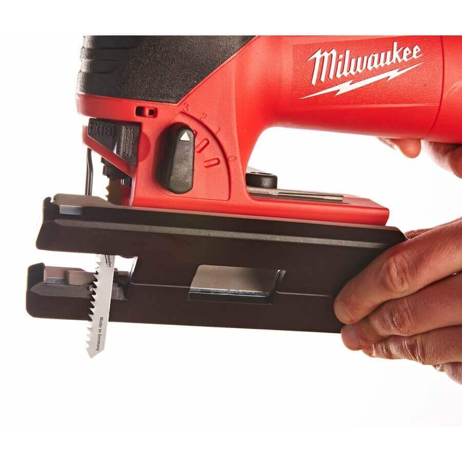 Лобзик MILWAUKEE JS 120 X (4933381680)