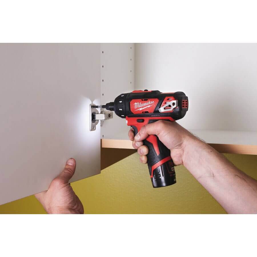 Дрель-шуруповерт Milwaukee M12 BD-202C (4933441900) [12В, 2x2,0 Ач, кейс]