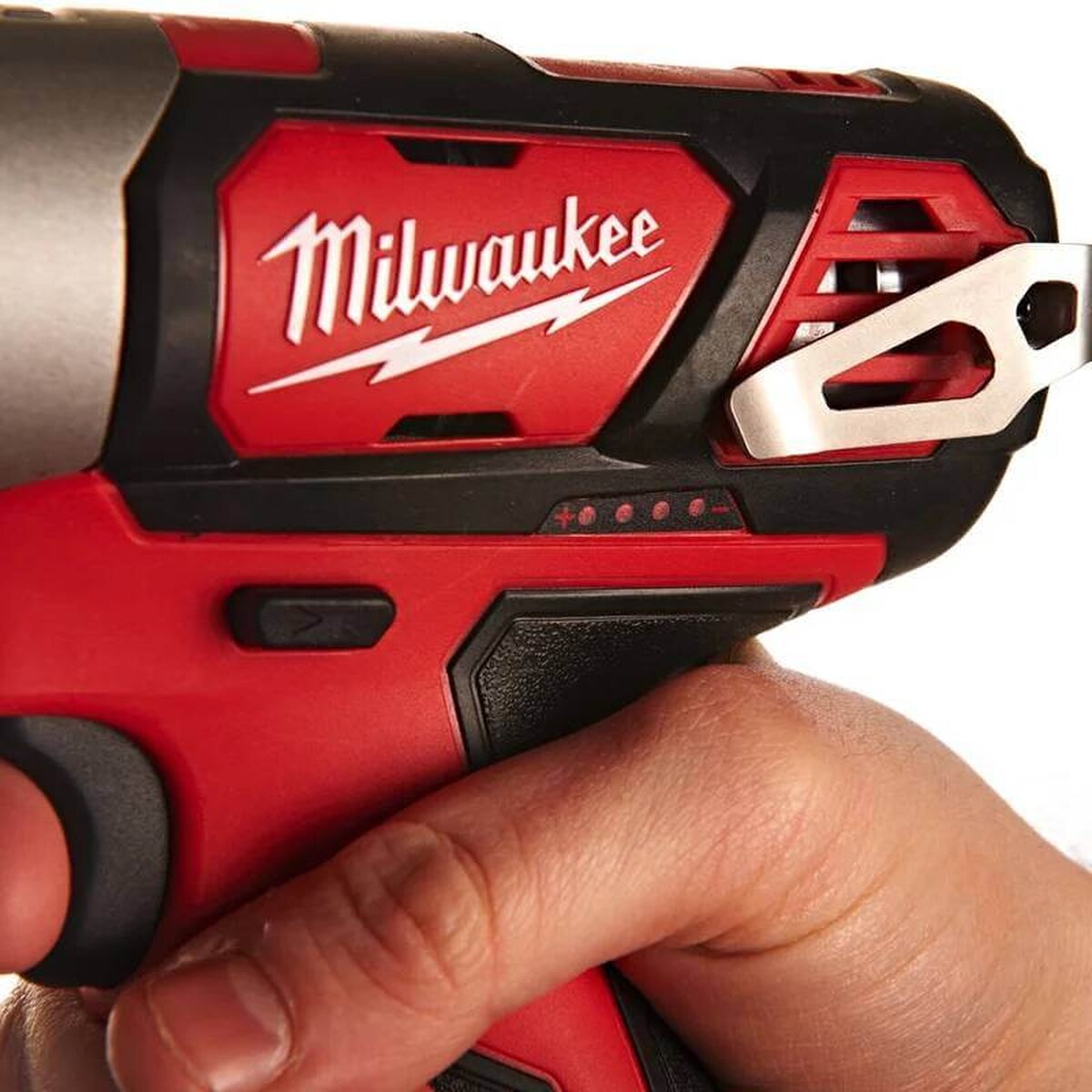 Гайковерт аккумуляторный ударный MILWAUKEE M12 BIW38-0 без АКБ и ЗУ (4933441985)