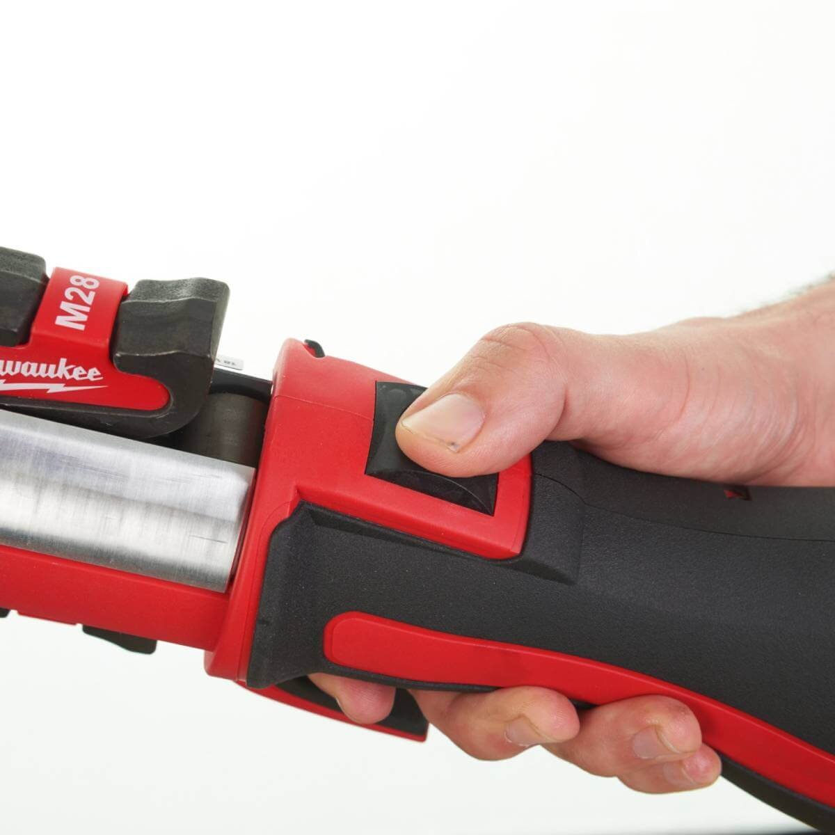Инструмент для обжима труб гидравлический аккумуляторный MILWAUKEE M18 BLHPT-202C TH-SET +оснастка (4933451135)