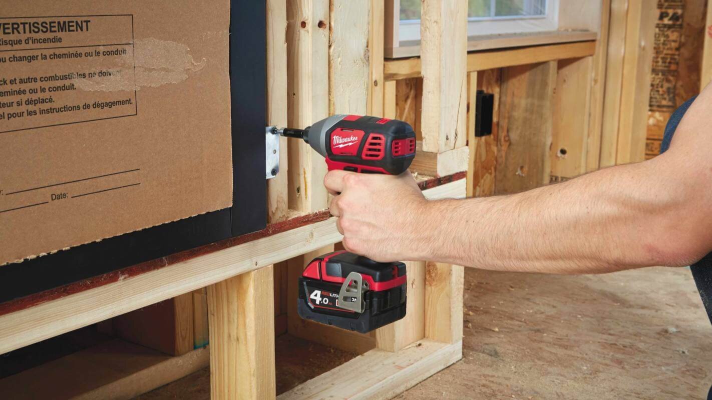 Винтоверт аккумуляторный ударный MILWAUKEE M18 BID-0 без АКБ и ЗУ (4933443570)