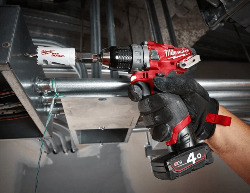 Дрель-шуруповерт MILWAUKEE M12 FDD-202X (4933459816) [12В, 2x2,0 Ач, бесщеточный, кейс]