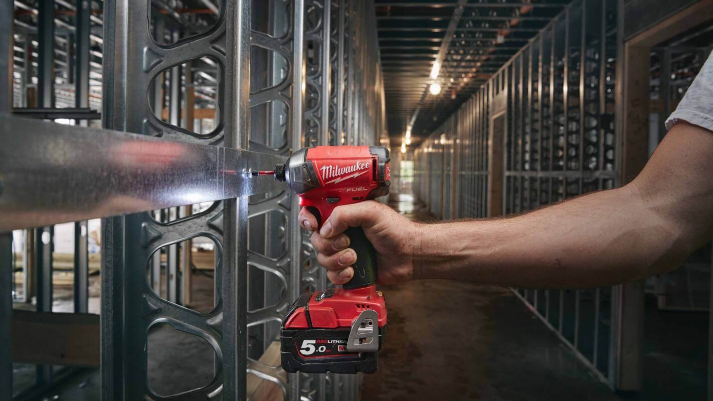 Винтоверт аккумуляторный ударный MILWAUKEE M18 FUEL FQID-0X без АКБ и ЗУ (4933459187)