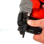 Пистолет гвоздезабивной аккумуляторный MILWAUKEE M18 FUEL CN18GS-202X (4933451573)