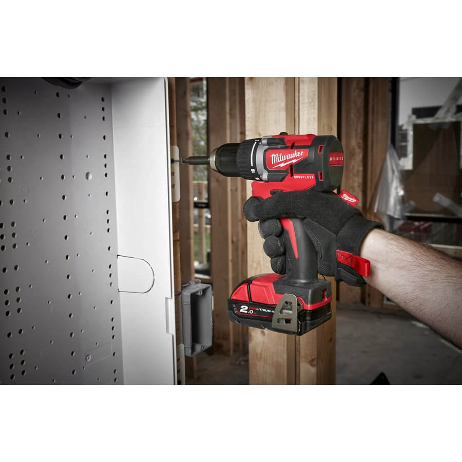 Дрель-шуруповерт Milwaukee M18 CBLDD-202C (4933464317) [18В, 2x2,0 Ач, бесщеточный, кейс]