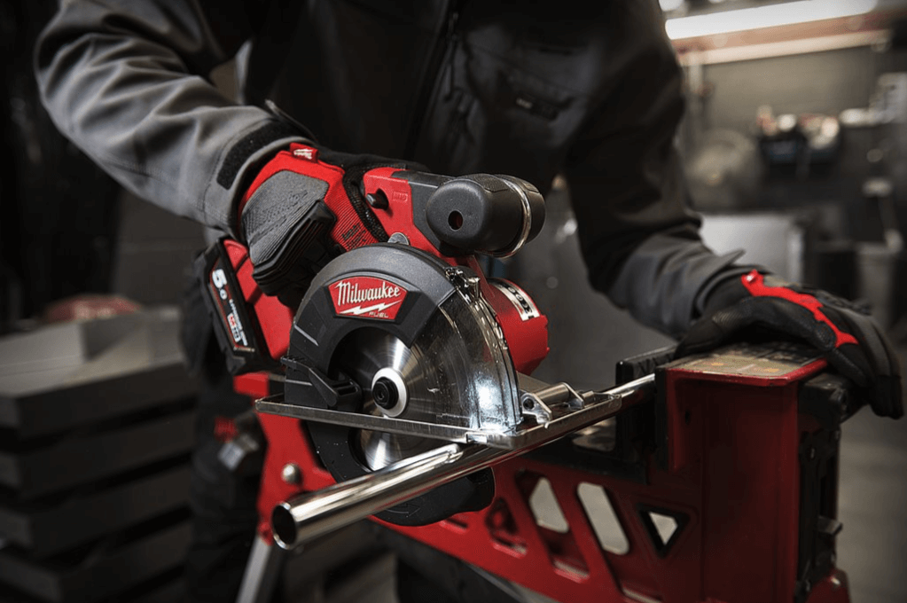 Пила дисковая аккумуляторная MILWAUKEE M18 FMCS-502X (4933459193)