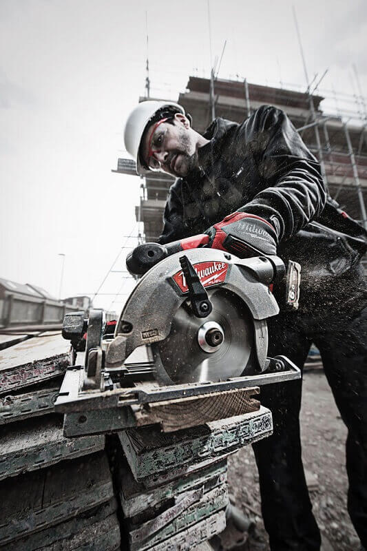 Пила дисковая аккумуляторная MILWAUKEE M12 FUEL CCS44-602X (4933451512)