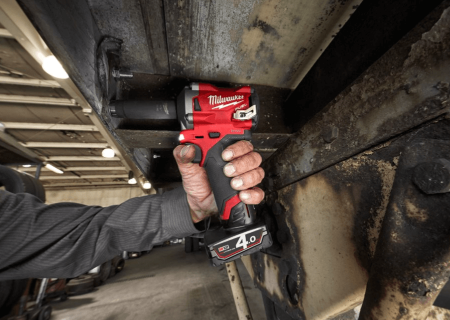 Гайковерт аккумуляторный ударный MILWAUKEE M12 FUEL FIWF12-422X (4933464616)