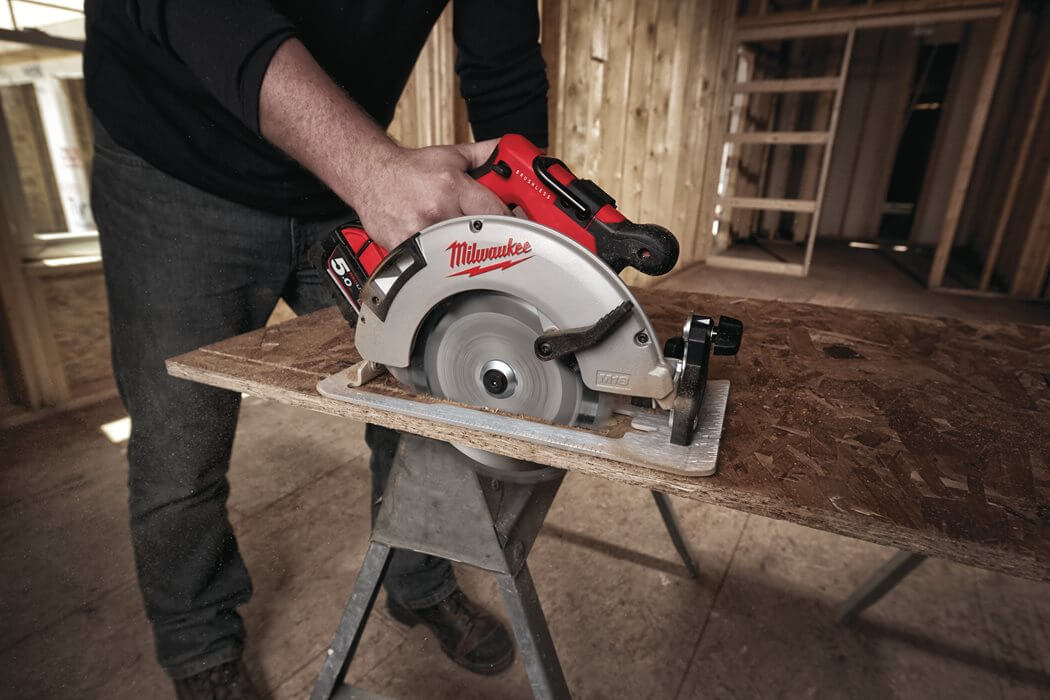 Пила дисковая аккумуляторная MILWAUKEE M18 BLCS66-502X (4933464590)