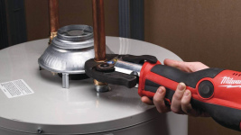 Инструмент для обжима труб гидравлический аккумуляторный MILWAUKEE M12 HPT-202C U-KIT (4933443110)