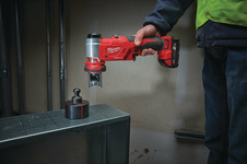 Пробойник гидравлический аккумуляторный MILWAUKEE M18 HKP-201C (4933451202)