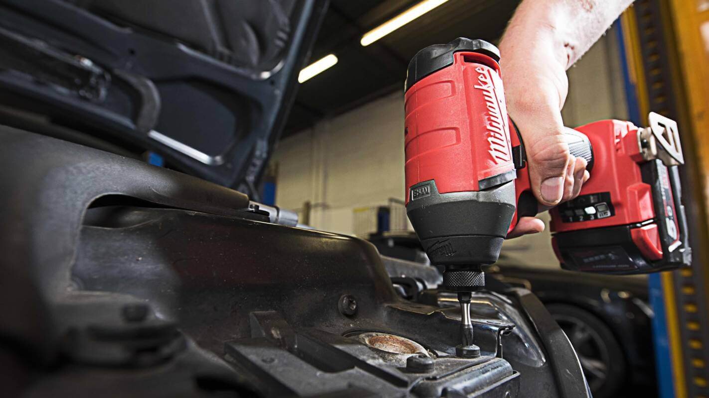 Винтоверт аккумуляторный ударный MILWAUKEE M18 FUEL FQID-0X без АКБ и ЗУ (4933459187)