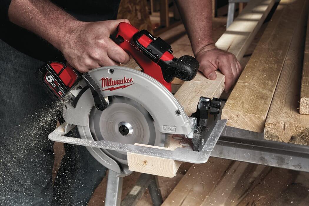 Пила дисковая аккумуляторная MILWAUKEE M18 BLCS66-502X (4933464590)