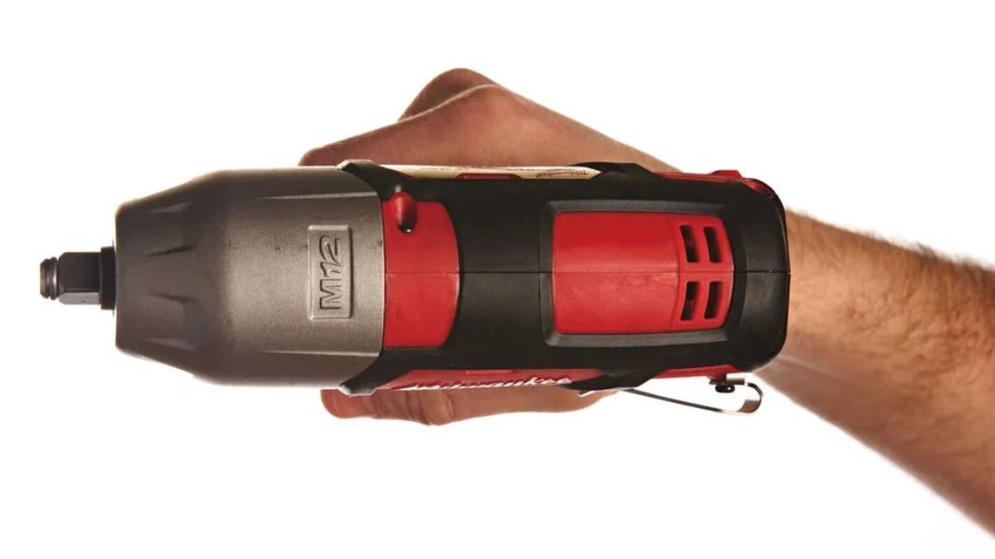 Гайковерт аккумуляторный ударный MILWAUKEE M12 BIW38-0 без АКБ и ЗУ (4933441985)