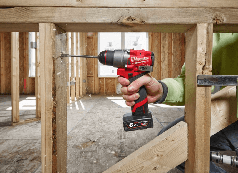 Дрель-шуруповерт MILWAUKEE M12 FDD2-202 (4933479873) [12В, 2x2,0 Ач, бесщеточный, кейс]