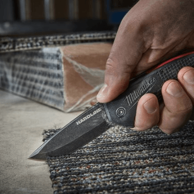 Нож раскладной с зазубринами MILWAUKEE Hardline Serrated (48221998)