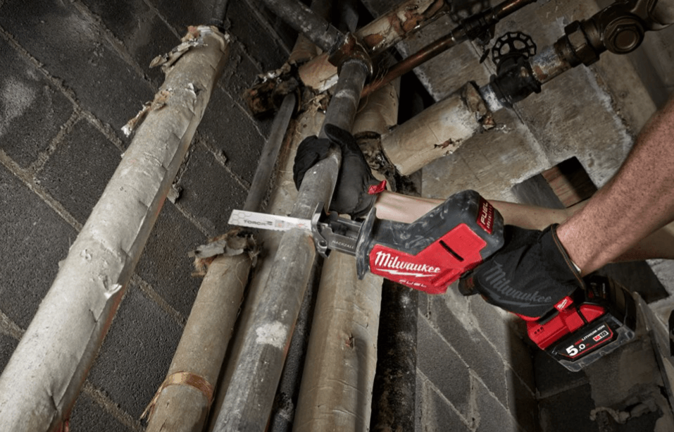 Пила сабельная аккумуляторная MILWAUKEE M18 FUEL FHZ-0X без АКБ и ЗУ (4933459887)