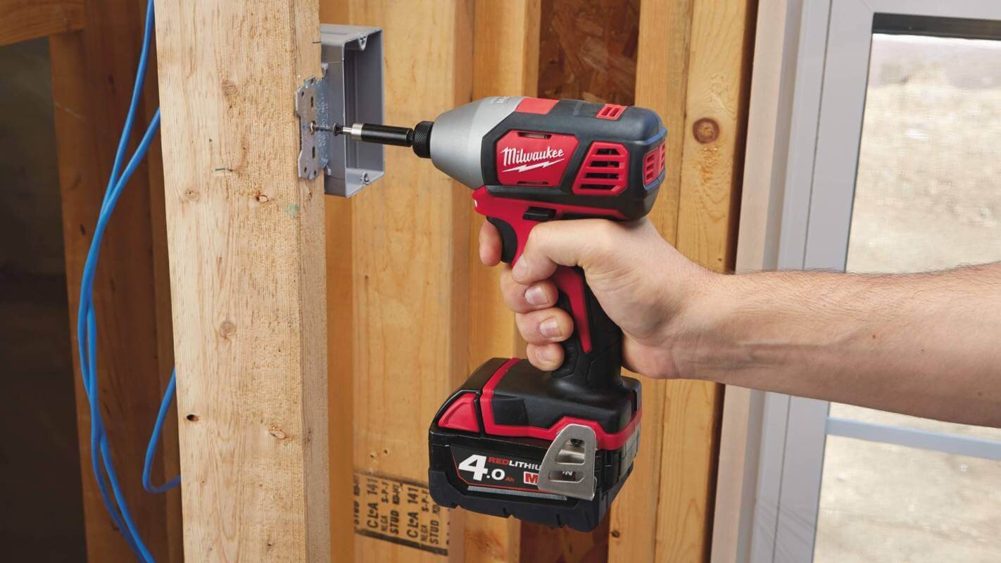 Винтоверт аккумуляторный ударный MILWAUKEE M18 BID-0 без АКБ и ЗУ (4933443570)