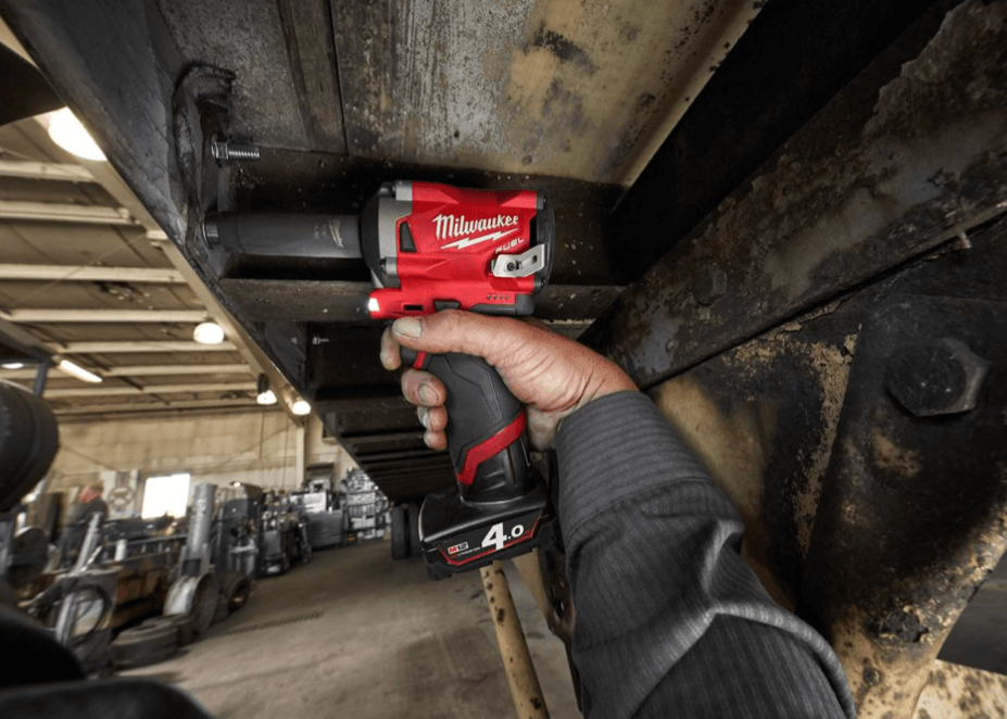 Гайковерт аккумуляторный ударный MILWAUKEE M12 FUEL FIWF12-422X (4933464616)