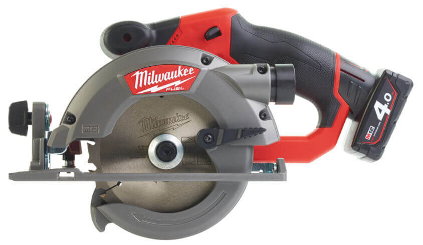 Пила дисковая аккумуляторная MILWAUKEE M12 FUEL CCS44-402C (4933448235)