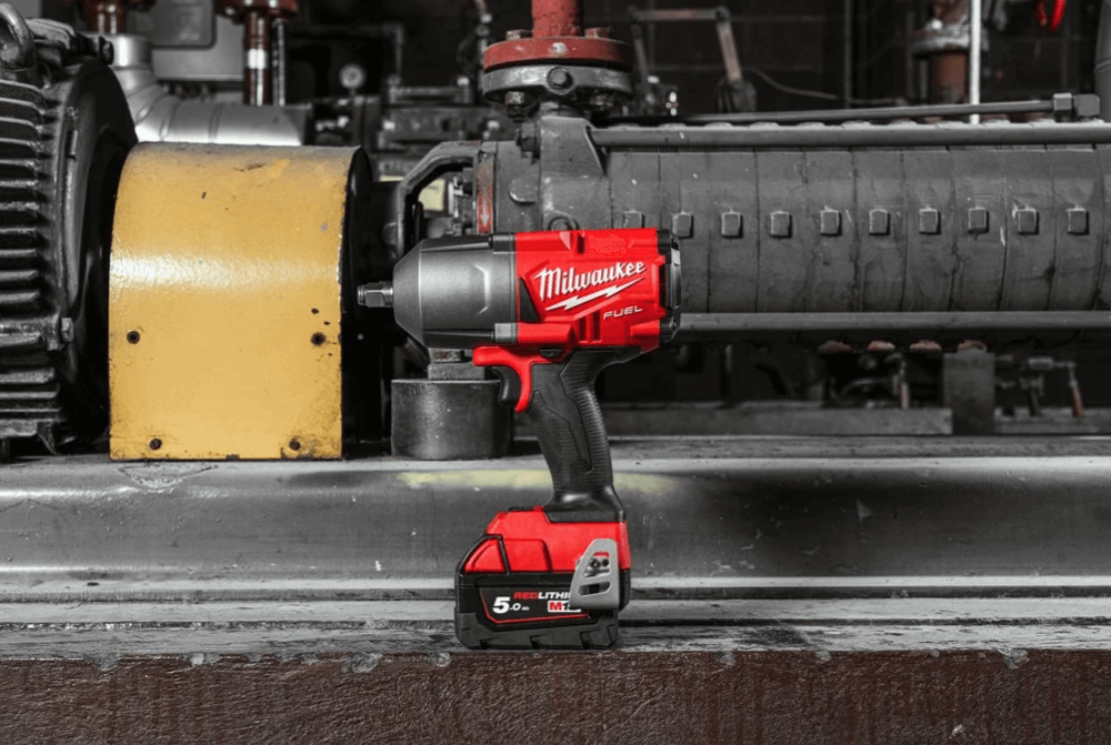 Гайковерт аккумуляторный ударный MILWAUKEE M18 FUEL FHIWF12-502X (4933459696)