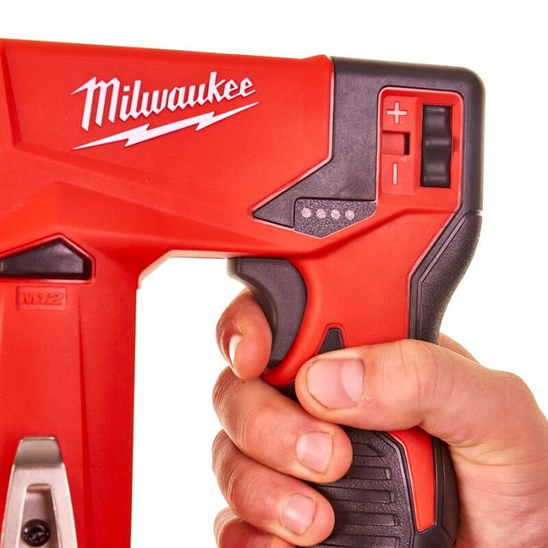 Степлер аккумуляторный MILWAUKEE M12 BST-0 без АКБ и ЗУ (4933459634)